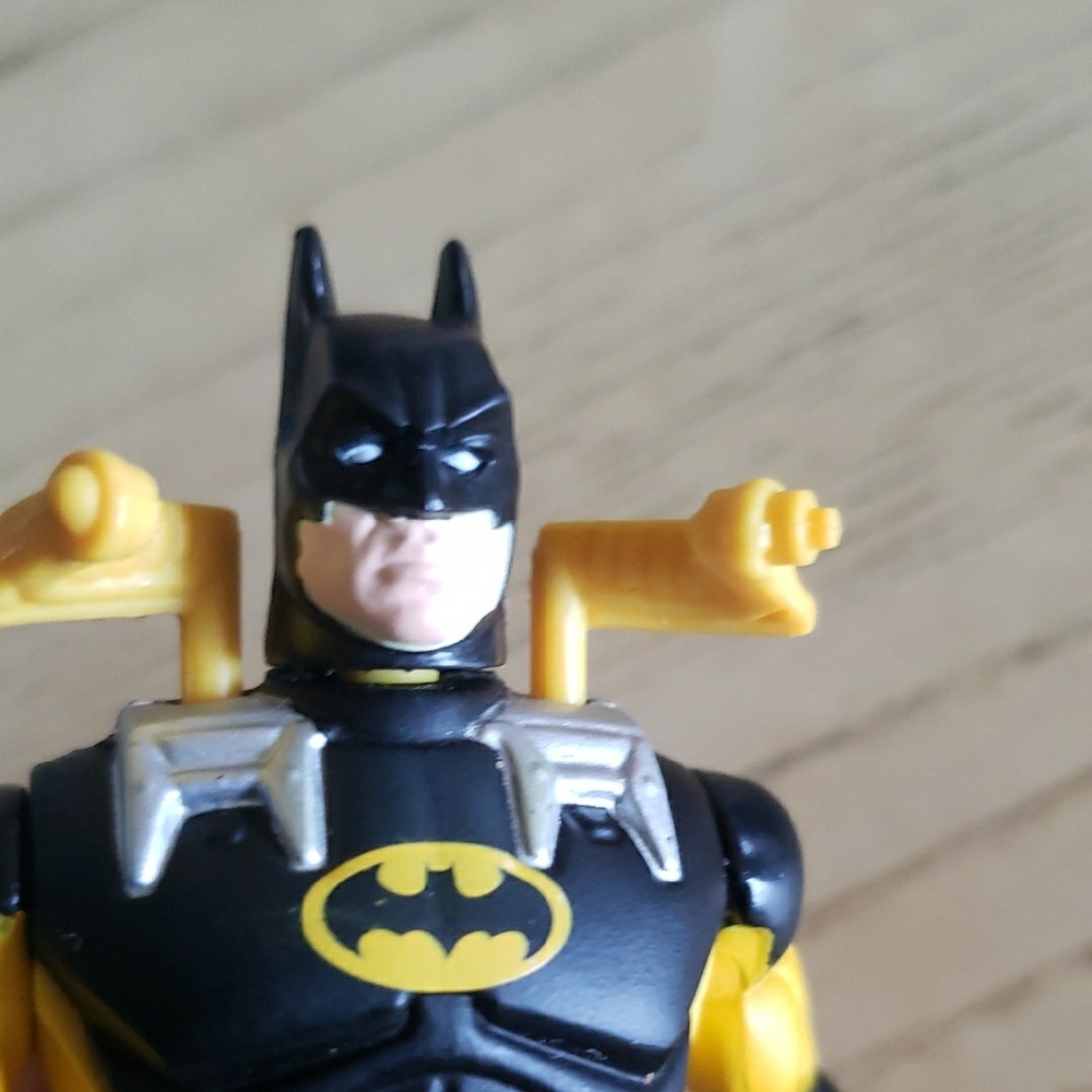 Action Figure with Wing Accessory - Picture 4 of 4